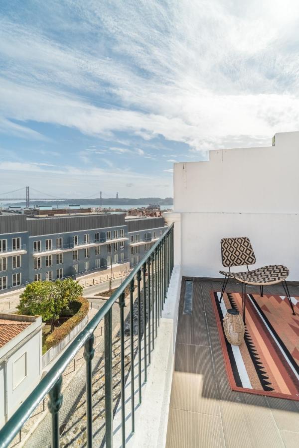 Casa Boma - Sunny With Private Balcony And Panoramic Bridge View - Ajuda I *