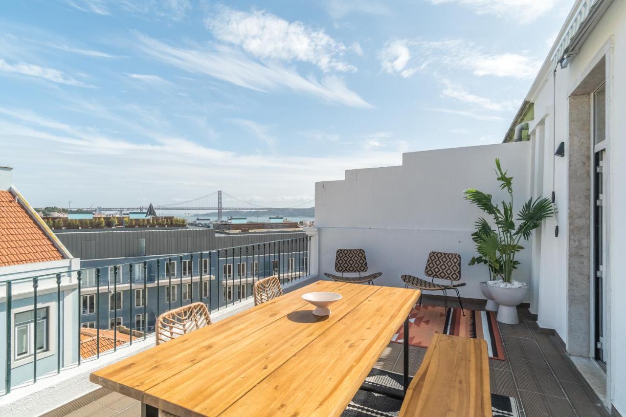 Apartamento Casa Boma - Sunny With Private Balcony And Panoramic Bridge View - Ajuda I