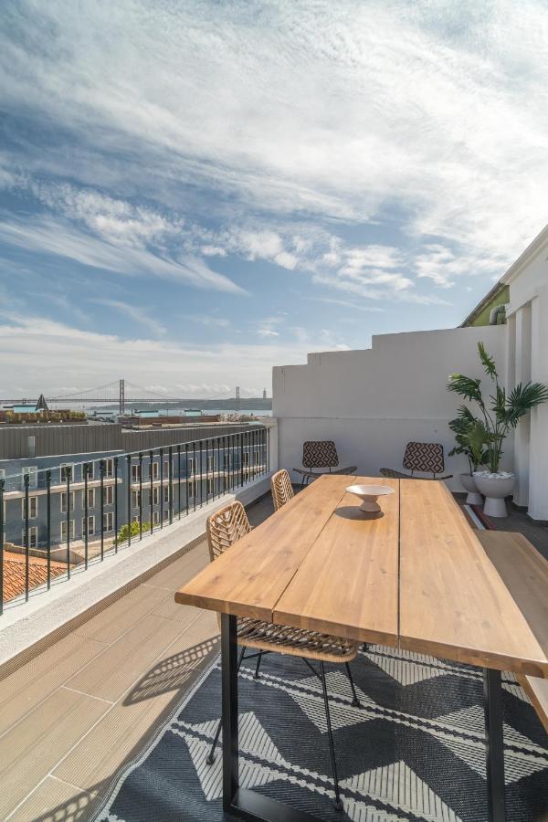 Casa Boma - Sunny With Private Balcony And Panoramic Bridge View - Ajuda I *
